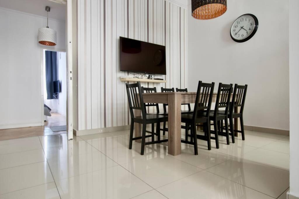Premium Apartment By Hi5-Vaci Str. 3 Bedroom Budapest Kültér fotó