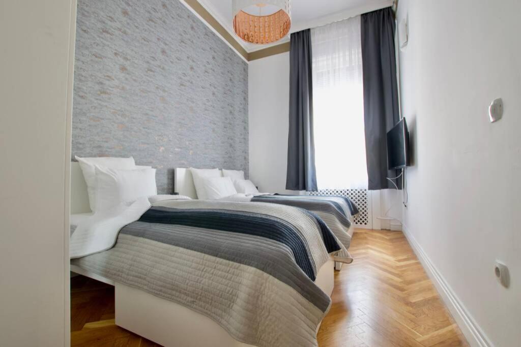 Premium Apartment By Hi5-Vaci Str. 3 Bedroom Budapest Kültér fotó
