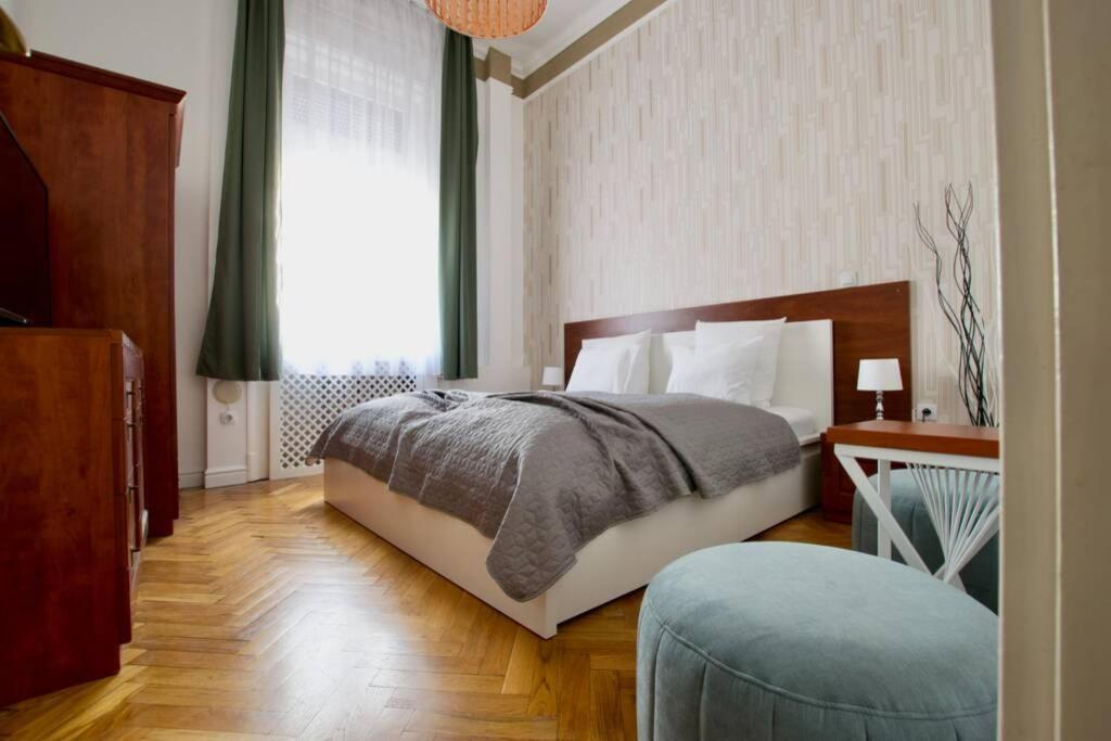 Premium Apartment By Hi5-Vaci Str. 3 Bedroom Budapest Kültér fotó